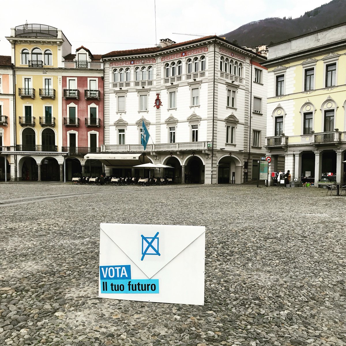 PLRTicino's tweet photo. #votailtuofuturo
Ogni voto conta. Non dimenticare di andare a votare. Te lo ricorda la mega busta elettorale @PLRTicino che ha fatto il giro del Ticino.
#vota #lista5 #facciamolo #ticino #ticinoalvoto https://t.co/VH456GgvGF