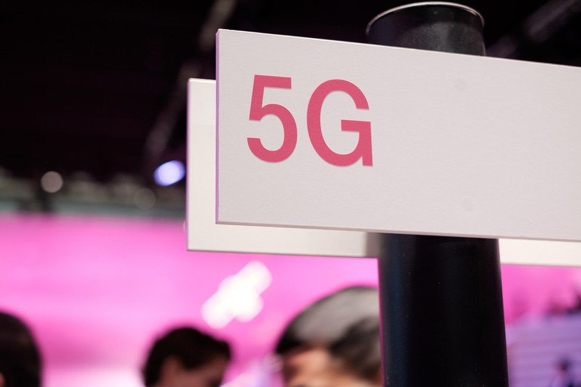iPhoneasta's tweet photo. Los planes de Apple de lanzar un iPhone 5G en 2020 podrían cambiar por los retrasos de Intel https://t.co/1IUU55XJry https://t.co/JaZyB4wqFS