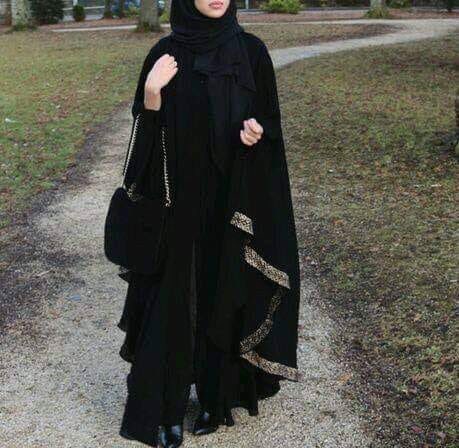 كيف توصف هي الهفه حين يرجع الك شخص ينقطع التواصل معه وكان هذا الشخص لهو مكانه كبيره عندك وتتفاجئ يوم اعادة هذا تواصل بمعنى كيف كانت هي الهفه وهو ينتظر رجوعها بعيد عن كل مسميات العلاقات علاقه لها وزنها وكل احترام كانت بينهما الله يدم التواصل على خير الناس 🍃🍃