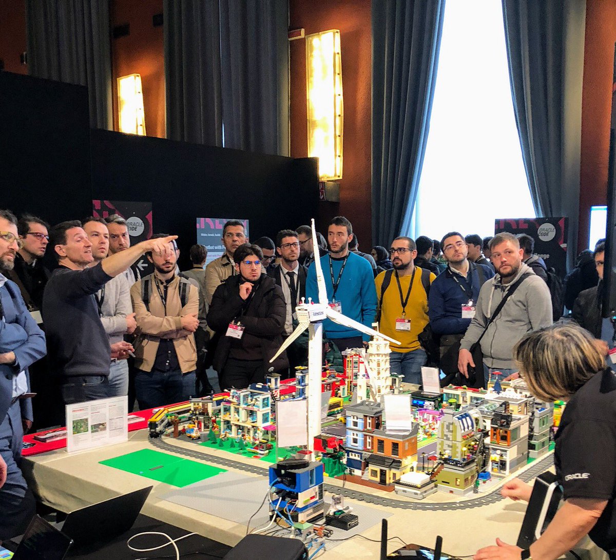 snafuz's tweet image. @MaleficoMarini  presents Oracle Cloud Smart Connected City #OracleCodeRome
