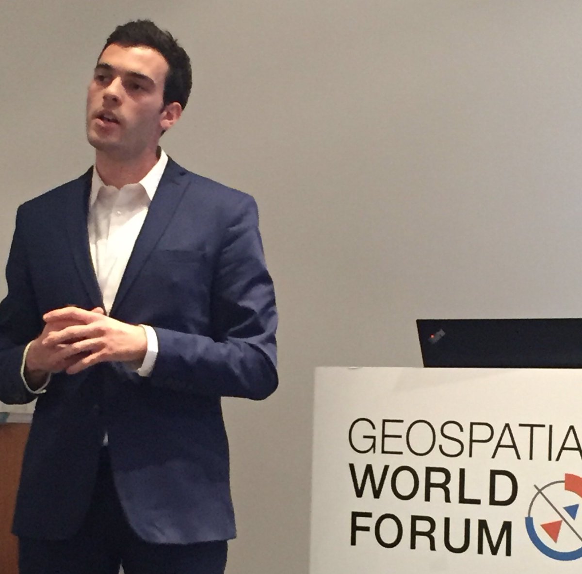 narainananya's tweet image. Limited coverage, low revisit, inefficient access and signal v/s noise in satellite imagery are consumer pain points. Solutions include agile aerospace, demoratization of sat-imagery and cloud-based platforms. ~ Rodrigo, @planetlabs.@geoworldmedia #GeospatialByDefault #GWF2019