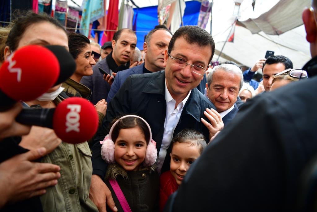 ekrem_imamoglu's tweet photo. Bugün Güngören'de dünyanın en güzel mazbatalarını aldım, herkesin haberi olsun. https://t.co/Htb5ThnIV3