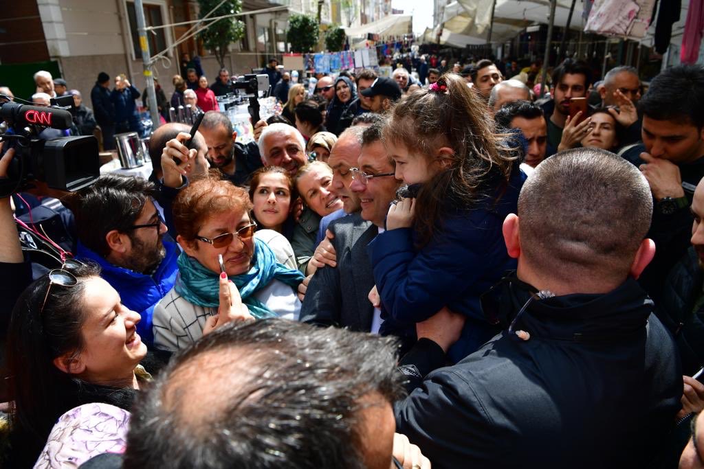 ekrem_imamoglu's tweet photo. Bugün Güngören'de dünyanın en güzel mazbatalarını aldım, herkesin haberi olsun. https://t.co/Htb5ThnIV3