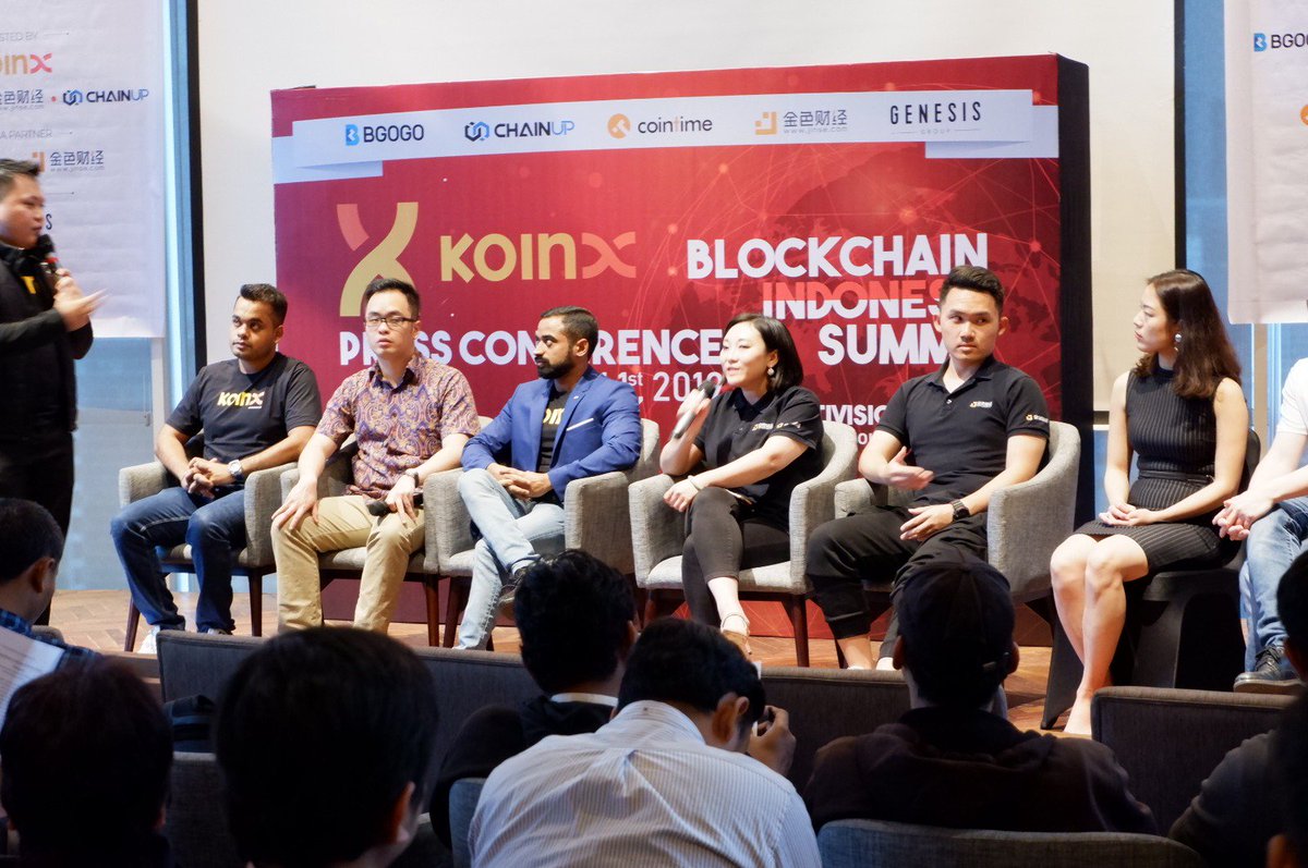 KoinXid's tweet photo. Masih belum bisa move on dari keseruan acara #BlockchainIndonesiaSummit kemarin. Di sini ada perwakilan dari pemerintah, project blockchain dari Singapore, China bahkan Amerika. 
Semoga kegiatan ini bisa membangun industri blockchain indonesia menjadi lebih baik lagi. #KoinX https://t.co/ngHiNFOhUN