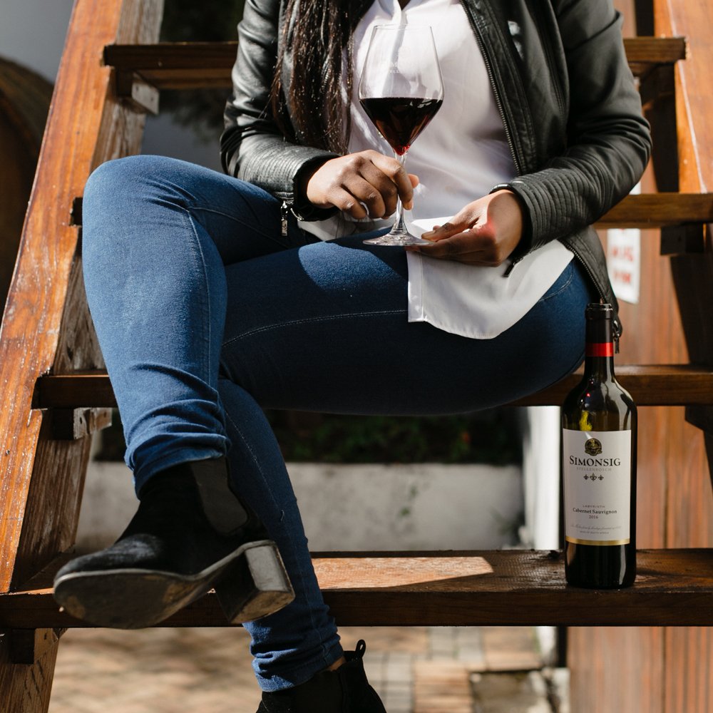 SimonsigWines's tweet photo. Thereโs no reason to hibernate just yet ๐ Warm up with a fine selection of reds at our last #FirstFizz of the season that will take place in our Tasting Room courtyard where we've arranged for a tent, heaters + plenty of good wine๐ท๐๐
#SipSimonsig
#Winelovers
#visitWinelands https://t.co/MM1ZyVC2vD