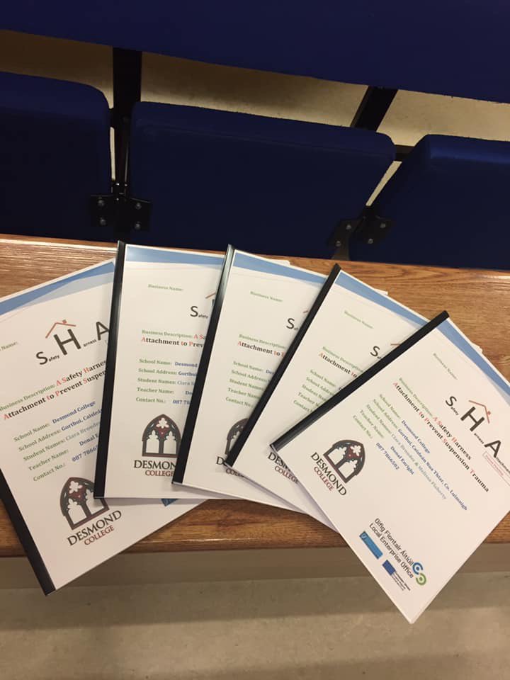 SafetyHarnessA1's tweet photo. Our reports all finished for the @StudentEntProg National final!😄👷🏻‍♀️#studententerprise https://t.co/iey2bR2Duu
