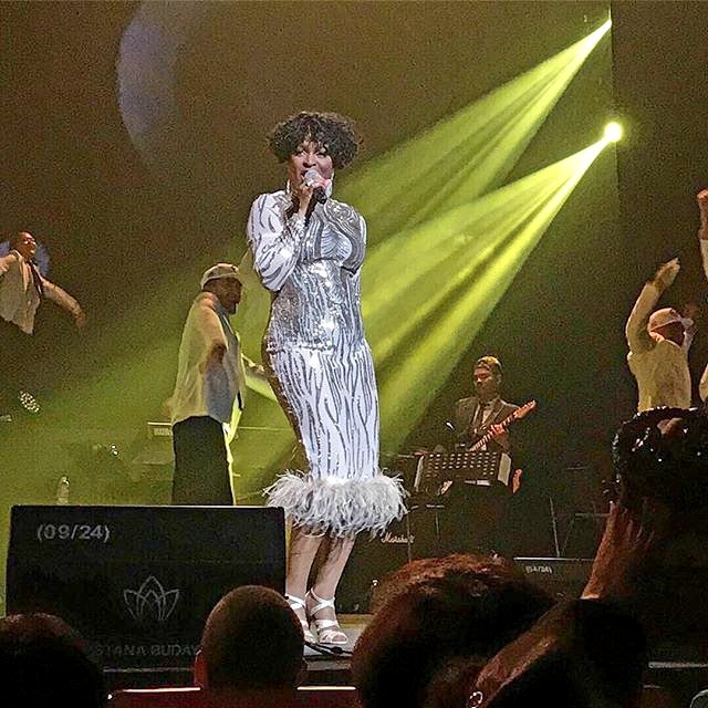 trinathequeen's tweet photo. Trina Johnson Finn performing in Remembering Whitney https://t.co/tOWyhOEhYt