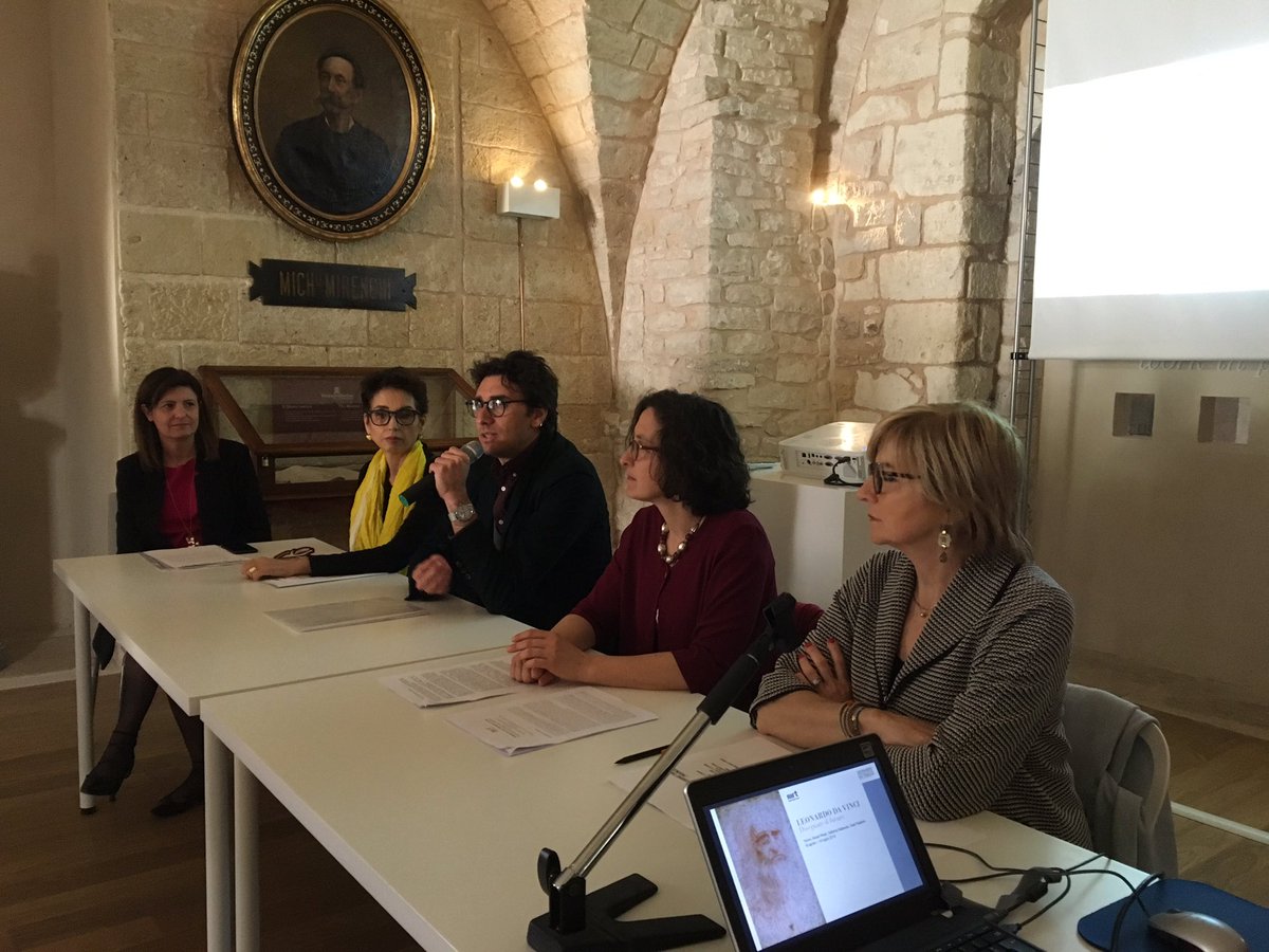 L’assessore Leon di #torino con assessore Maselli #Bari! In corso la presentazione a Bari! @chieleon <a href="/DanielaBroglio/">Daniela Broglio</a> <a href="/ComunediBari/">Comune di Bari</a> <a href="/MuseiRealiTo/">Musei Reali Torino</a> <a href="/turismotorino/">Turismo Torino</a> <a href="/DanielaBroglio/">Daniela Broglio</a> #leonardoatorino #turismo