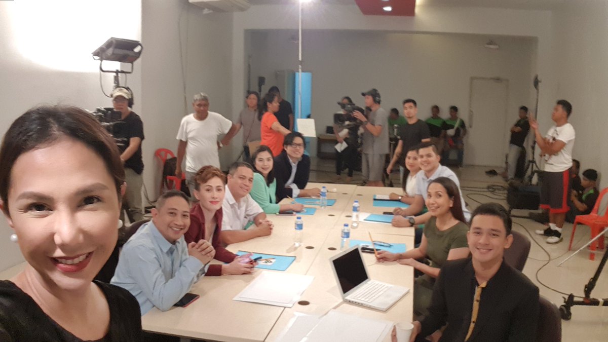 MaureenLarraza2's tweet photo. Ang conference room ng Pepito Manaloto😊 #PepitoManaloto https://t.co/lP0h8e4fp7