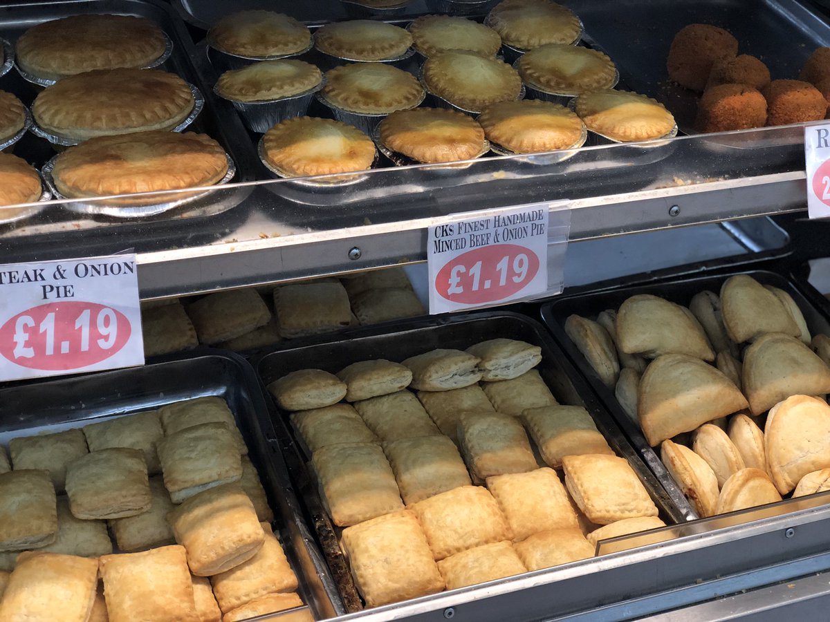 samwhite_bb's tweet photo. @_BakeryBusiness is out on the road with Rob #bakowales visiting bakeries in the valleysπ π₯π©π₯π π₯§ #swanseapie #rissole #cornedbeefbake #welshbakery https://t.co/p0dJCVj08u