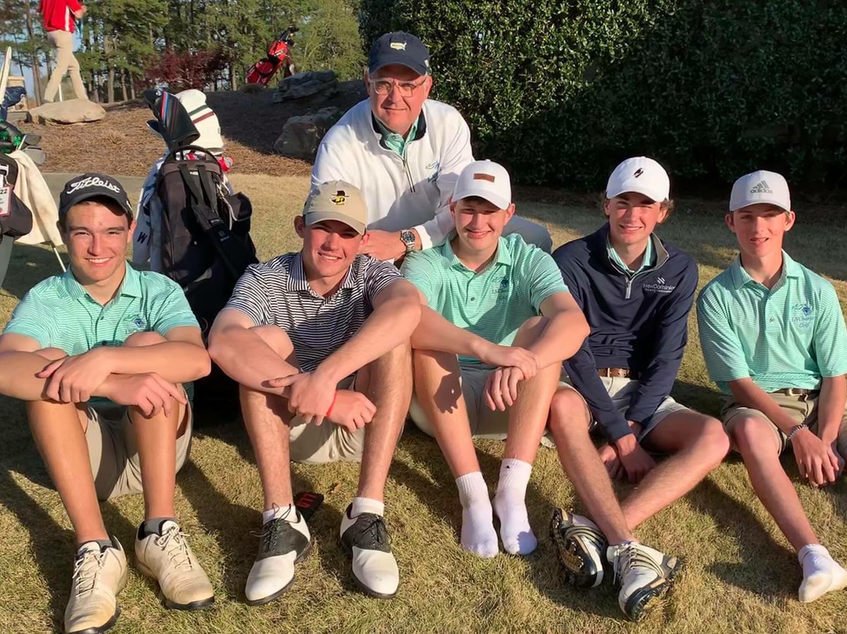 benbaileygolf's tweet photo. New School record. So proud to play with these guys. #under300 #highschoolgolf #juniorgolf #lncpride https://t.co/IaHw4hAmbE