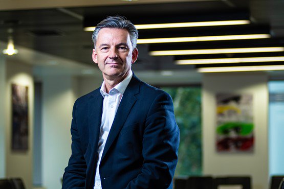 AMchatter's tweet photo. 'Continued political uncertainty’ blamed for March’s 3.4% new car sales decline https://t.co/UJO4WzIi6M https://t.co/U5u04sR8XD