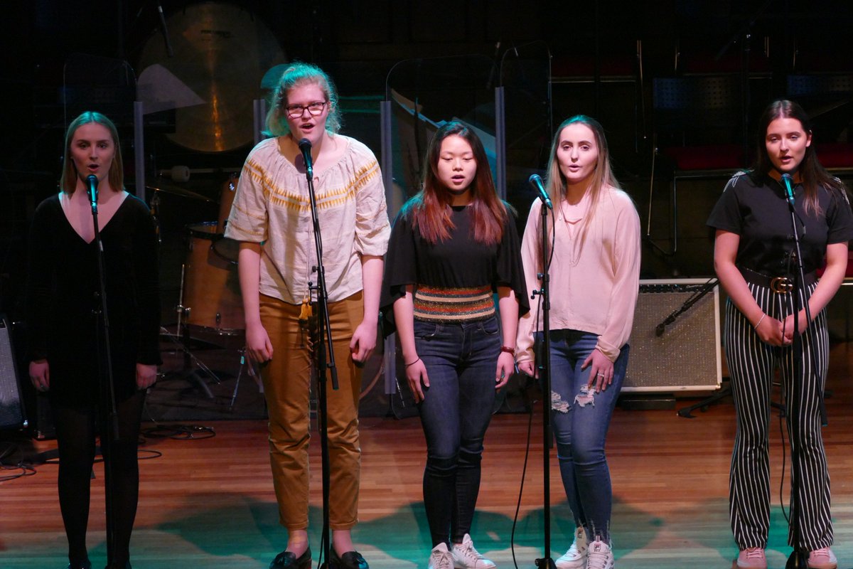 BromsMusic's tweet photo. #popandjazz also welcomed 🎤@BromsOakley 🎻and 🎤@BromsWGHouse 🎺ensembles on Tuesday. With a total of 119 pupils taking part, it is so great to have such a variety of performances! #BromsMusic @BromsSchool #BromsConcert 🎸🎷 https://t.co/QznGmGTXh1