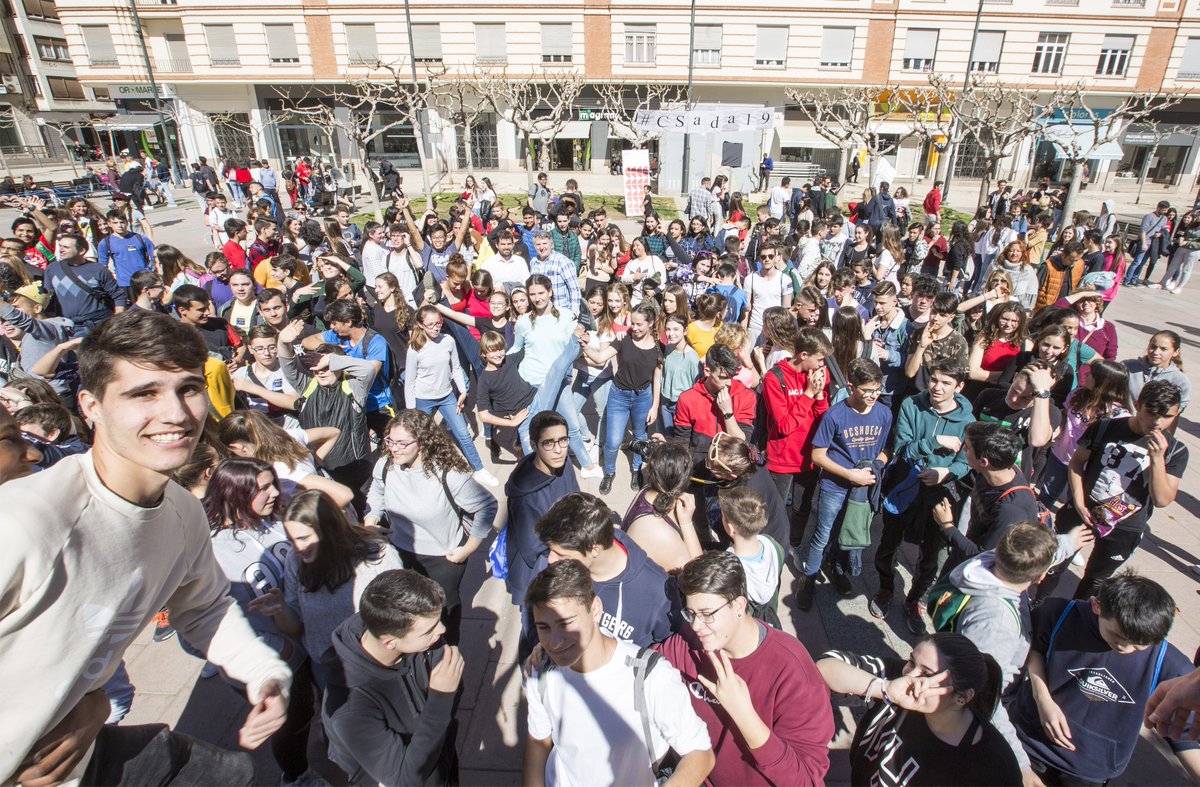 TeatreDeCaixo's tweet photo. Ens arriben més fotos del #sociodrama de la #CSada19
#castellonada19
#cseduca
#cscefire
#conserdansacastello https://t.co/snjcmd2Gie