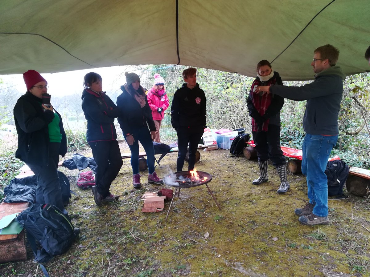 _OLW_'s tweet photo. Greg o @NYGforestschool yn rhedeg gweithdy #Dyniaethau a Iwan o @North_Wales_WT yn hyfforddi sesiwn #Gwyddoniaeth &amp; #Technoleg yn ein Cynhadledd Creu Dyfodol Llwyddiannus trwy Dysgu Awyr Agored yn @greenfieldvally #WythnosDysguAwyrAgored https://t.co/kasvKpy2Gx