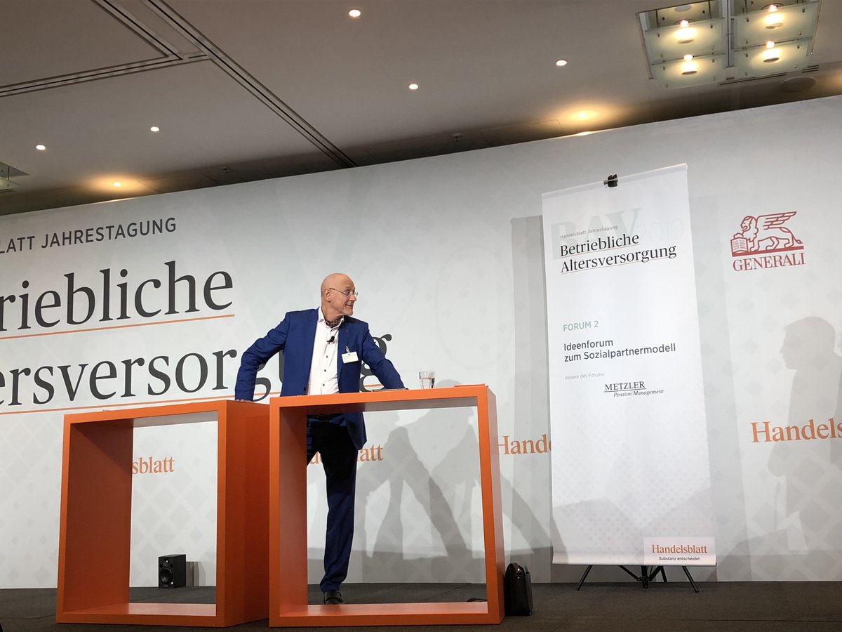 HeriKarch's tweet photo. Es war mir eine Ehre, all die Jahre moderieren zu dürfen! Jetzt ist es Zeit für die Staffelübergabe an Georg Thurnes @Aon_Deutschland @finance_live @aba_bAV #HBVorsorge #HBBAV https://t.co/zFRN6REAHQ