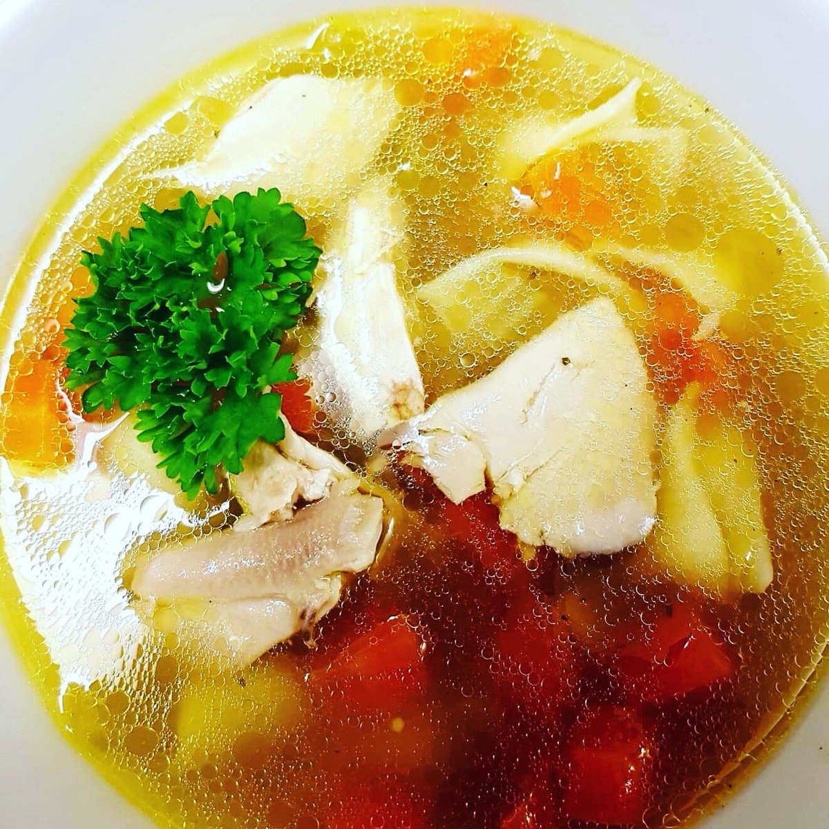 goodthymecafe_'s tweet photo. Today’s soup is homemade Chicken Broth served with brown bread🍞🍜 #goodthymecafe #LouthChat #Drogheda #bestcoffeeintown #chickenbroth #yoummy https://t.co/pwI138SbeJ