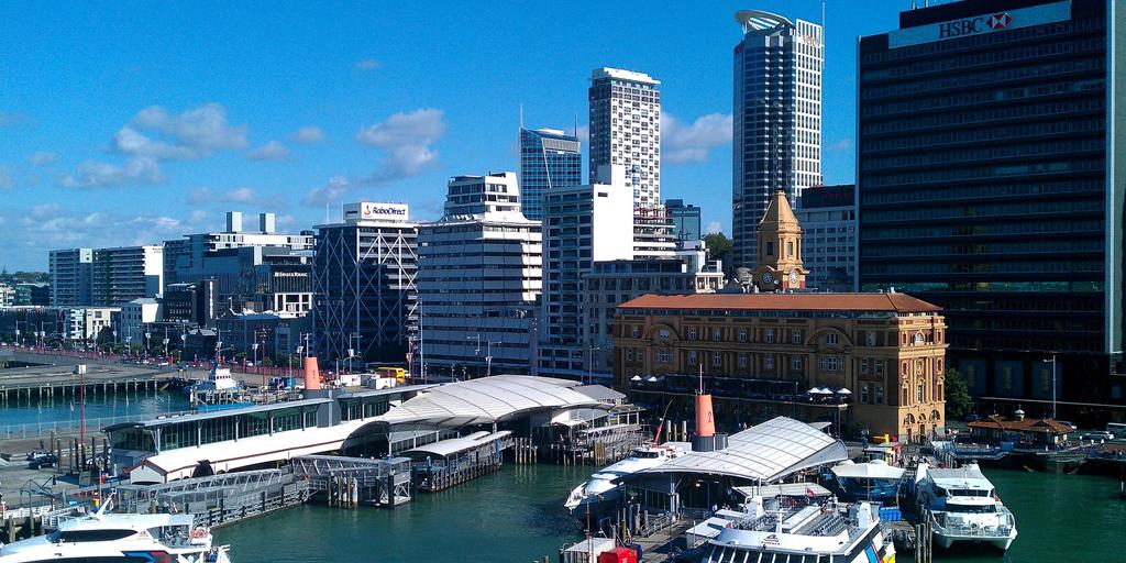 farefirst's tweet photo. Auckland, based around 2 large harbours, is a major city in the north of New Zealand’s North Island. In the centre, the iconic Sky Tower has views of Viaduct Harbour.
#FareFirst
#auckland #newzealand #harbours #Flights #wanderlust #travelogram #travelblog #travel https://t.co/ZoQKn46bpG