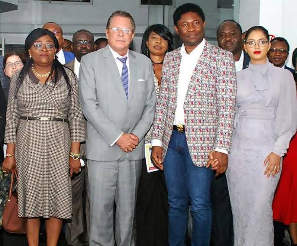 EtcheRivers's tweet photo. #VoiceOfEtche 

Never respect men merely for their riches, but rather for their philanthropy; we do not value the sun for its height, but for its use.

ENGR JACK-RICH TEIN JNR, Your benovelence is compared to Non. https://t.co/2Lqj6JToTc