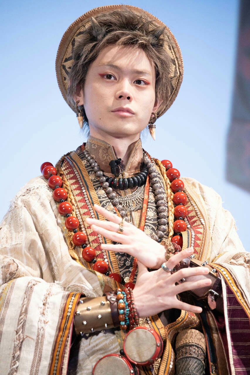 Twitter 上的ʟᴀʟᴀɪɴᴇ ɪɴᴛᴏ ᴛʜᴇ ʙᴏʀᴅᴇʀʟᴀɴᴅs Oni Chan Portrayed By Suda Masaki In New Costume For Au No Santaro Series Cm Presentation Event Held Today 菅田将暉 Auの三太郎