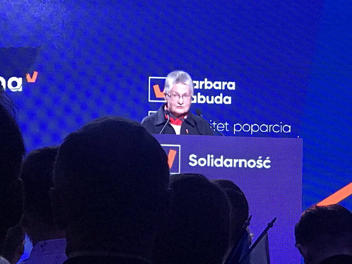 B_Maciejewska's tweet photo. Prawa mniejszości takie same jak prawa większości. Każdy i każda jest inna, ale wszyscy są równi. Niech żyje @wiosnabiedronia - Barbara #Labuda podczas Europejskiej Konwencji Wiosny #EuropaDlaCiebie #7Wiosny  Dziękujemy, że jest Pani z nami! https://t.co/w4Og4jJygt