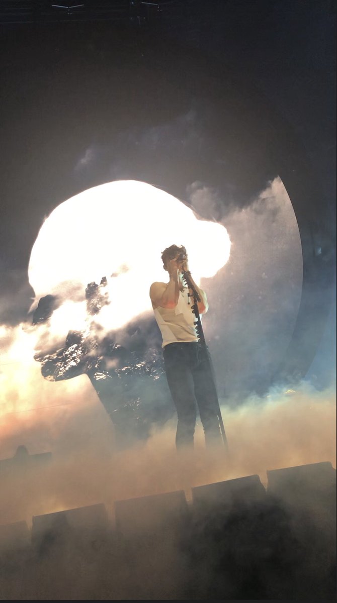wolfstarnette's tweet photo. on the 2nd April 2019 one of my biggest dreams came true❤️ the krakow show was incredibly amazing and i felt then like the luckiest and the happiest girl in the whole world, thank you for letting me feel like this @ShawnMendes, kocham cię #ShawnMendesTheTourKrakow https://t.co/PCTY8y3XMz