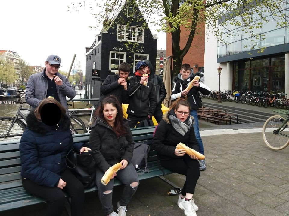 lycdoisneaustlo's tweet photo. Pique-nique à Amsterdam, autre lieu de mémoire, pour les élèves de Terminale #CAPPeinture, #CAPMenuiserie et #CAPATMFC du @lycdoisneaustlo https://t.co/7GcVLC9XuK