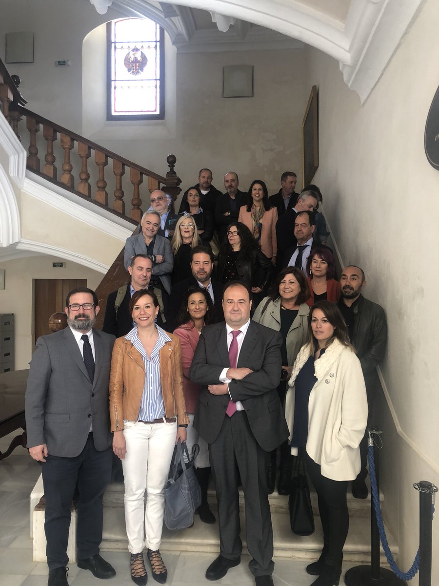 AulaMagna's tweet photo. #Directo el profesor Casimiro Mantell presenta en registro @univcadiz su candidatura a regir la institución académica de #Cadiz. Con más de un año preparando el programa y más de 100 reuniones, queremos una universidad innovadora #eleccionesUCA #RectorUCA #Universidad https://t.co/qA94vYrRyb