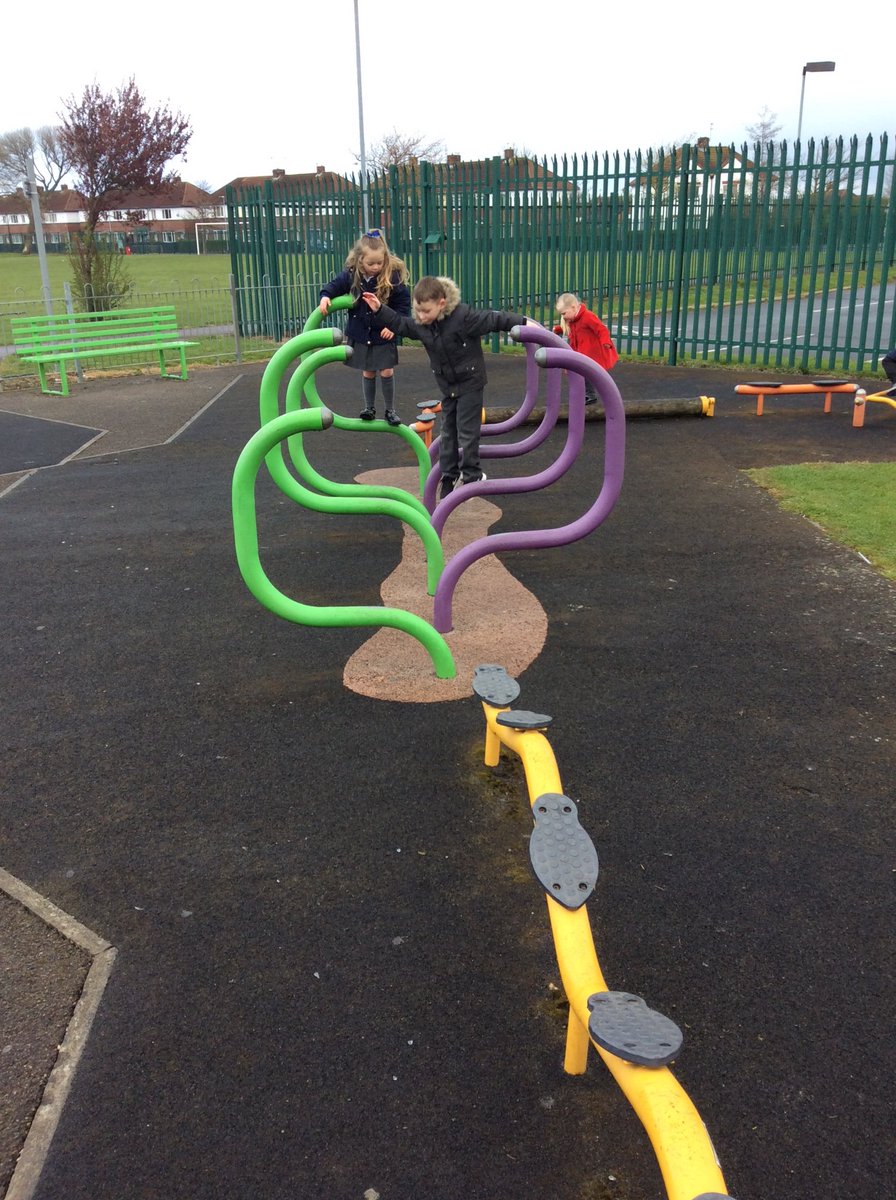 EYJesmondG's tweet photo. Fun at the park! #wewenttothepark #parkfun https://t.co/lG11M0nCXq