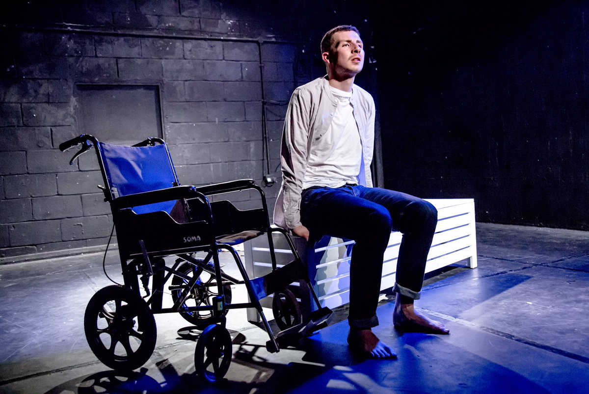 JackJamesRyan_'s tweet photo. #OVConnect I’m a writer &amp; actor looking to develop my sell out show @MeAndMyLeftBall looking at the potential growth of it as a play but very interested in connecting with a dramaturg to help turn it into a TV script! https://t.co/1zQidxPtkf