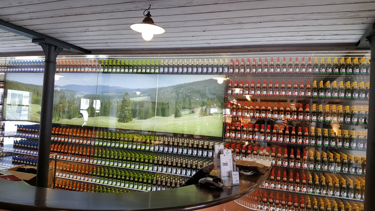 AEE_INTEC's tweet photo. #SolarAutomotive endmeeting at brewery @rothausbeer despite snow #SolarProcessHeat delivered https://t.co/T7k3zMS3Rn