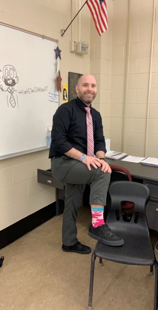 #GetEllen2followKT @ktdixiegopo <a href="/TheEllenShow/">The Ellen Show</a>