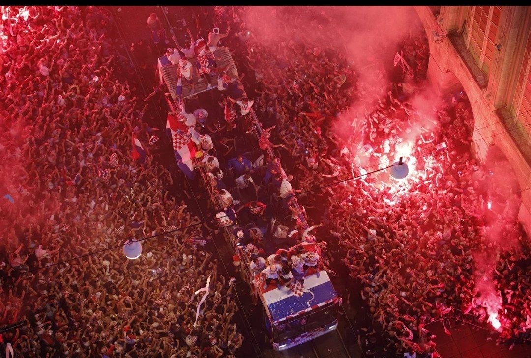 One country, one love, one nation ... Croatia 🇭🇷❤️
Together we are stronger!
#vatrenihrvati #FifaWorldCup18