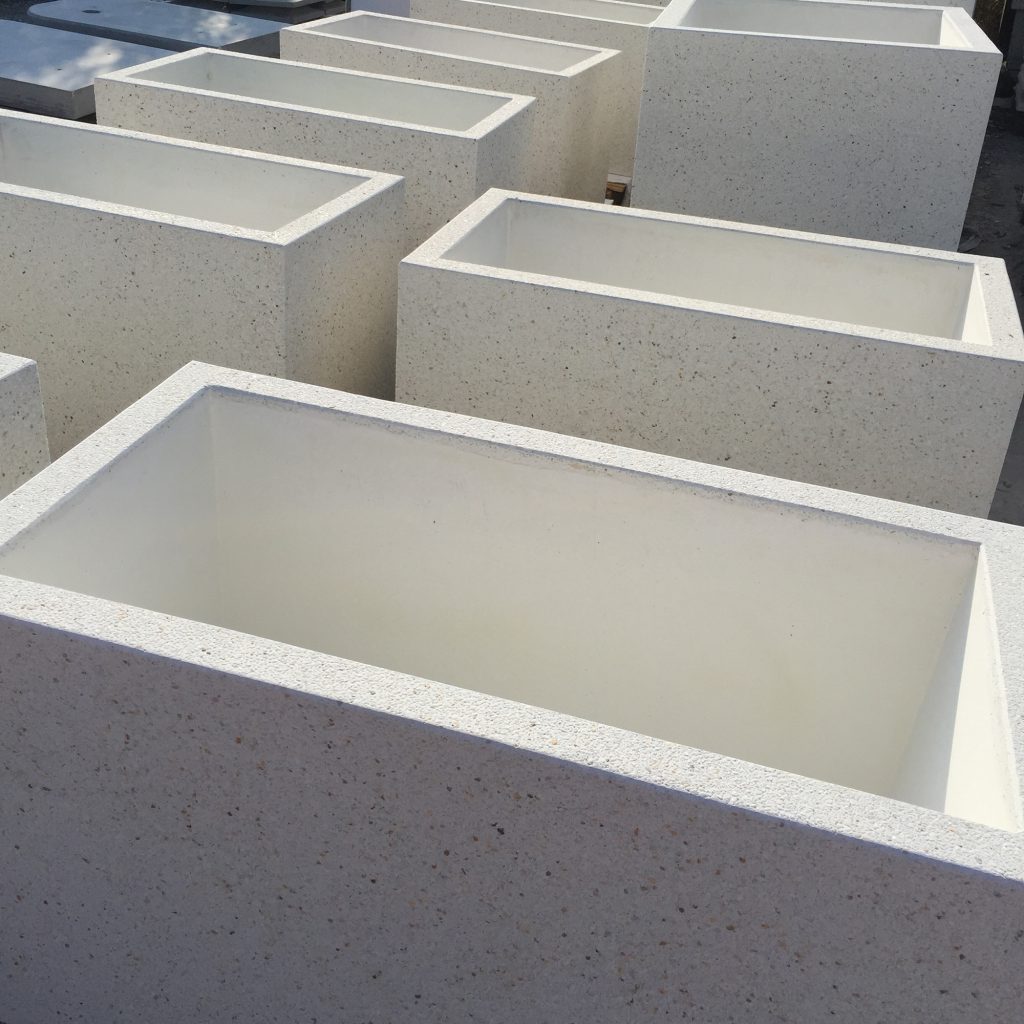 predecat's tweet photo. Jardineras de granito a medida para fachada - https://t.co/4hZAPghcf6 #Blog #PiedraArtificial https://t.co/KdIDmoN8BK