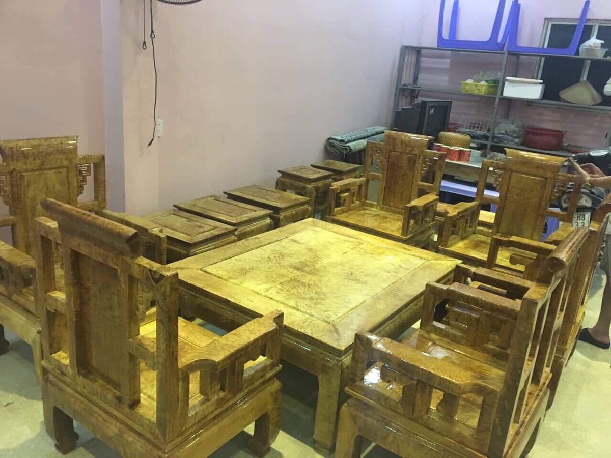 PHUCGIAFGG's tweet photo. Bộ bàn Móc Nu Kháo  phòng khách cực VIP:
- Bàn dài 1.32m* r 1.2m* C 50.3cm.
- Ghế cao 1.05m* r 77cm* sâu 57.6cm.
- Bàn kẹp dài 57cm* r 40cm*c 50.3cm
Tổng 14 món- 2 đôn to - 2 đôn nhỏ
dt/zlo0️⃣9️⃣3️⃣6️⃣6️⃣9️⃣9️⃣9️⃣1️⃣9️⃣💸📲160 triệu
Xuất phát từ Bến xe thị xã Thái Hoà - Nghệ An https://t.co/uyX4feIgMx