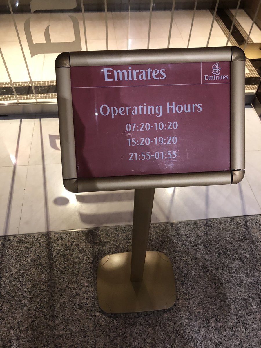 HervLauer's tweet photo. I have never seen that before. A closed lounge in an airport for@Emirates. 😓😓 https://t.co/CqZAC4UkDi