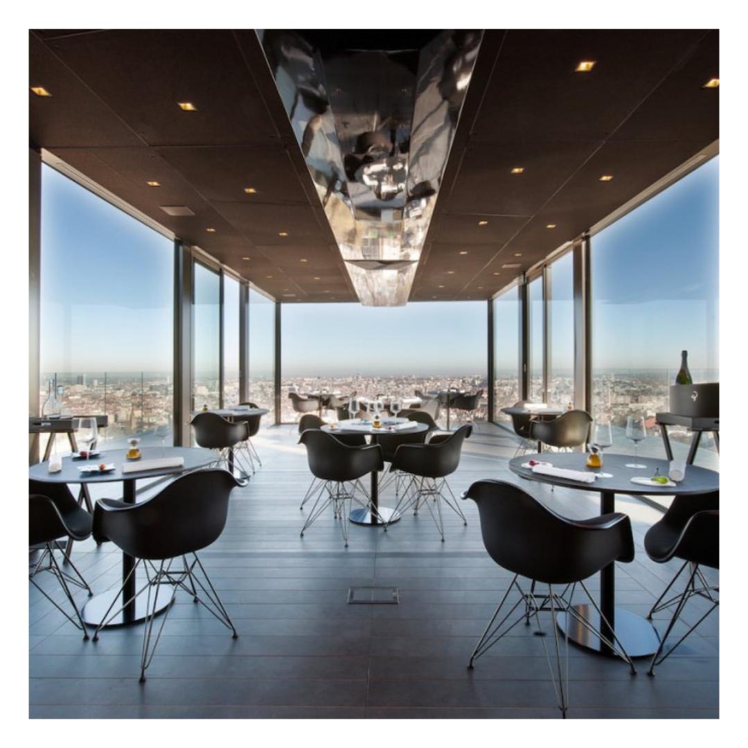 We just couldn't keep this private venue in #Brussels from you..
•
A dizzying and vertiginous culinary experience as the restaurant is more than 120 metres up in the air.
•
#belgium #gastronomy #lavillainthesky #privateexperience #galadinner #exclusiveevent #michelinrestaurant