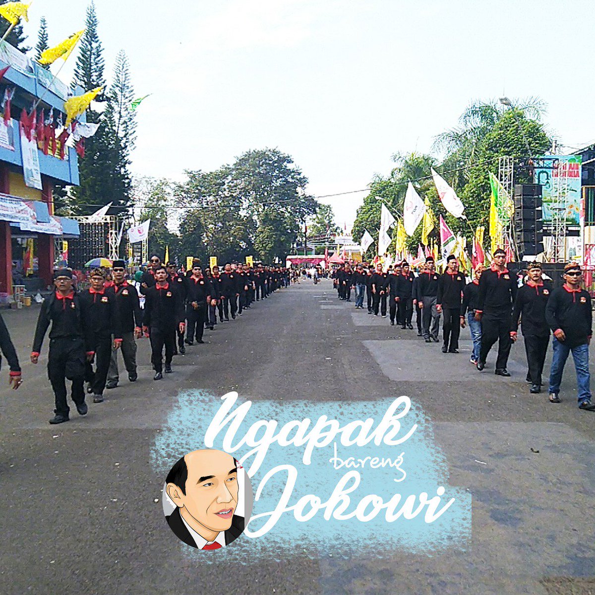 AhmadFauzanMub5's tweet photo. Barisan relawan pendukung pasangan @jokowi @KHMarufAmin_ #NgapakBarengJokowi https://t.co/85trZDGZSl