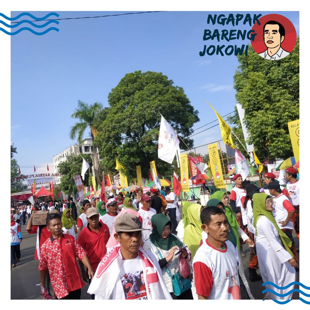 AhmadFauzanMub5's tweet photo. Para pendukung @jokowi @KHMarufAmin_ Pawai jalan kaki menuju Hor Satria dimana tempat di adakanya kampanye akbar #NgapakBarengJokowi #02TunggangiIslam https://t.co/AFumQolwDW