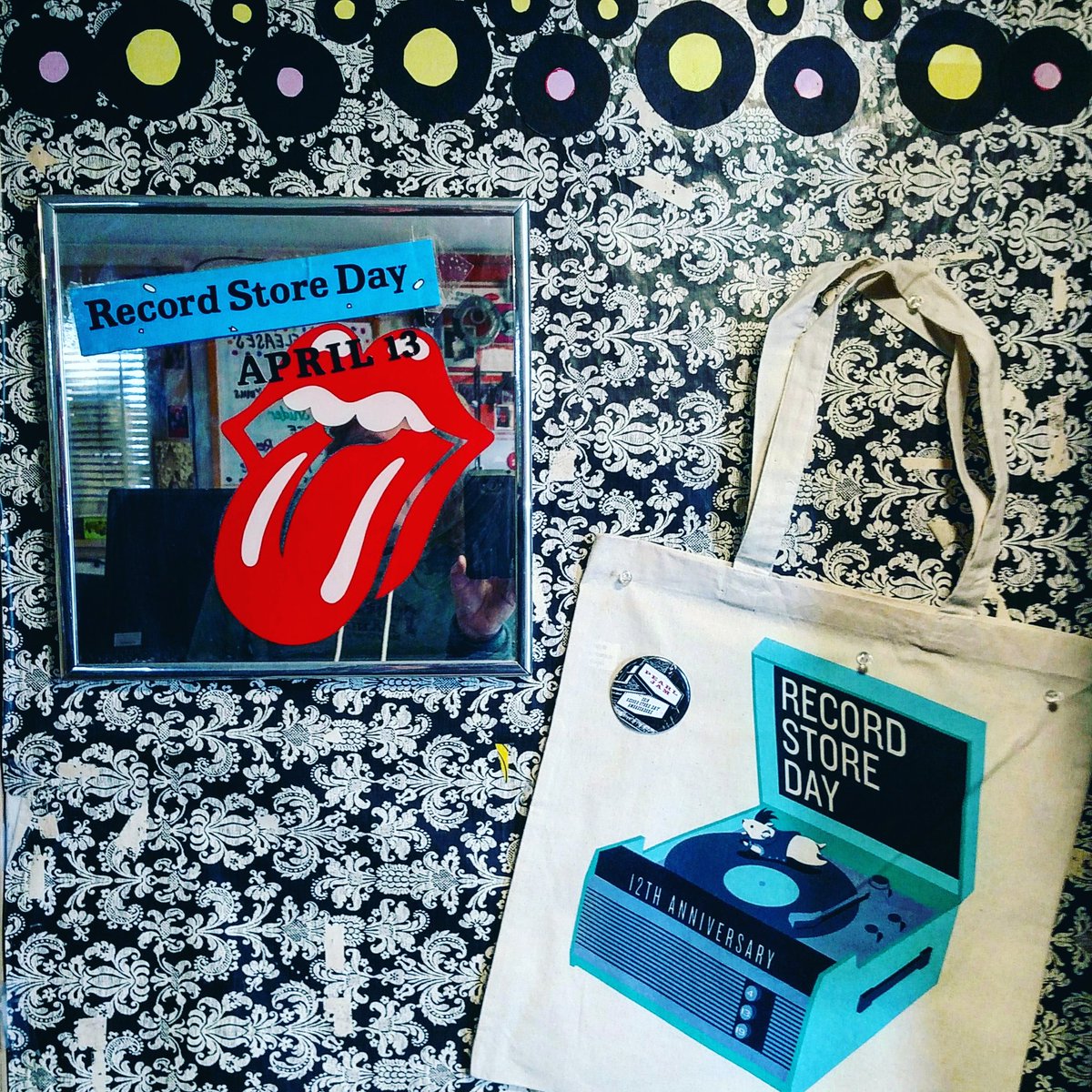 LostWeekendLPs's tweet image. Record Store Day is coming
April 13th 
*Tons of special RSD releases 
*FREE swag bags first 200 customers
*Ticket give-a-ways - @nelsonvillefest
@bunburyfestival Fred Armisen and more
*Test pressing give-a-ways
* @alisonrosetees live screen printing in the parking lot
#RSD19