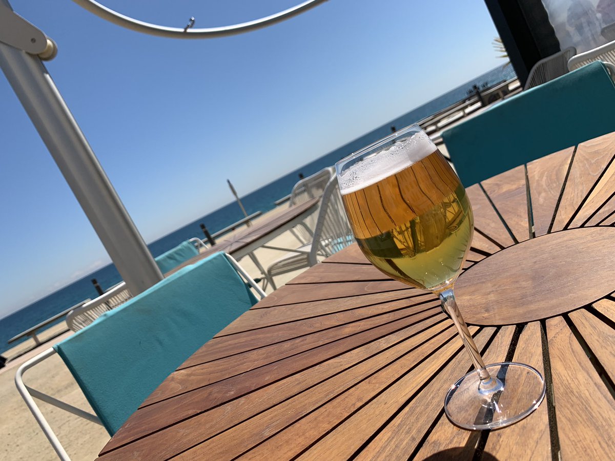 Das Schöne an einem Office in Barcelona ist, dass man die Mittagspause adäquat gestalten kann. 

Auf Euch.