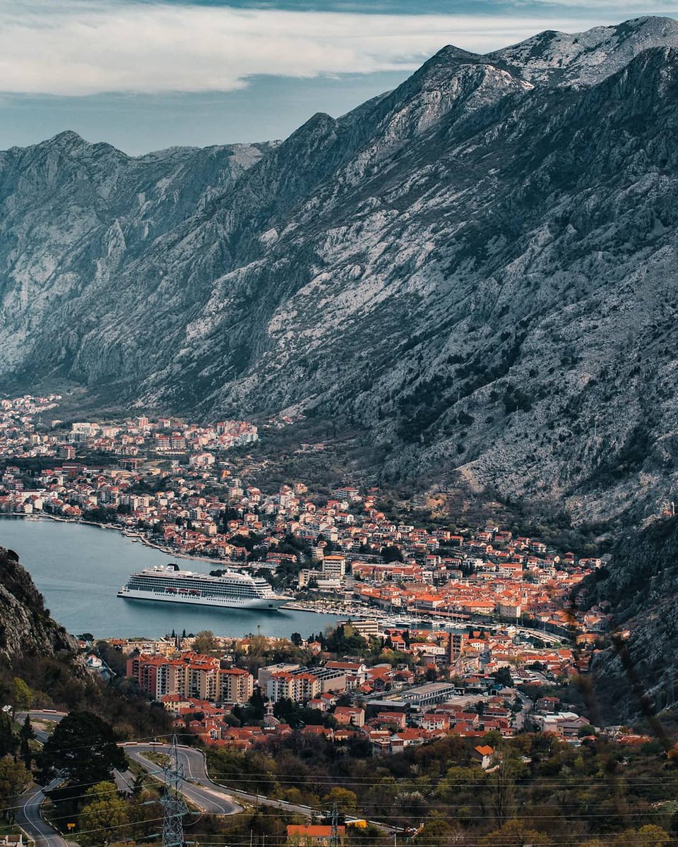 Kotor, Crna Gora Photo by: Rale_p. pic.twitter.com/7BBVho4exi. 