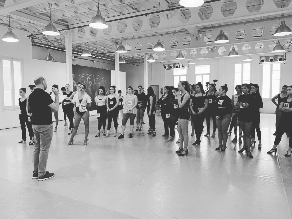 TeatroDelSoho's tweet photo. Segundo día de audiciones #AChorusLine en #Barcelona ¡Con muchas ganas!👏🏻👏🏻 ¡¡Suerte a todos!!
______
#gogogo #audicionesachorusline #teatrodelsoho @caixabank @CorellaDance_A @antoniobanderas https://t.co/PuXK0EzmQT