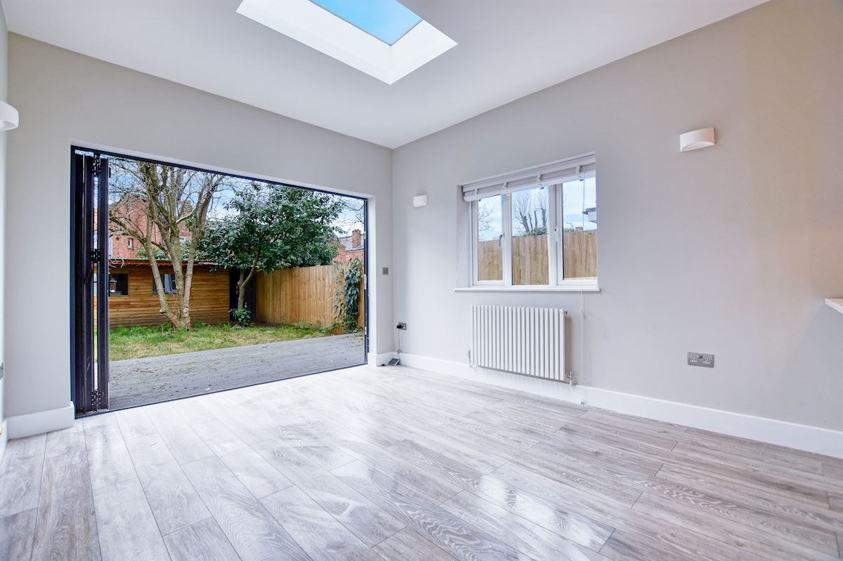 JaffeProperties's tweet image. For Sale: Larch Road, NW2 | £650,000
  
An exceptional #newlyrefurbished #twodoublebedroom ground floor #gardenflat situated within a #VictorianConversion and offered chain free. 

Find out more &amp;gt;&amp;gt; jaffeproperties.co.uk/property/resid…
