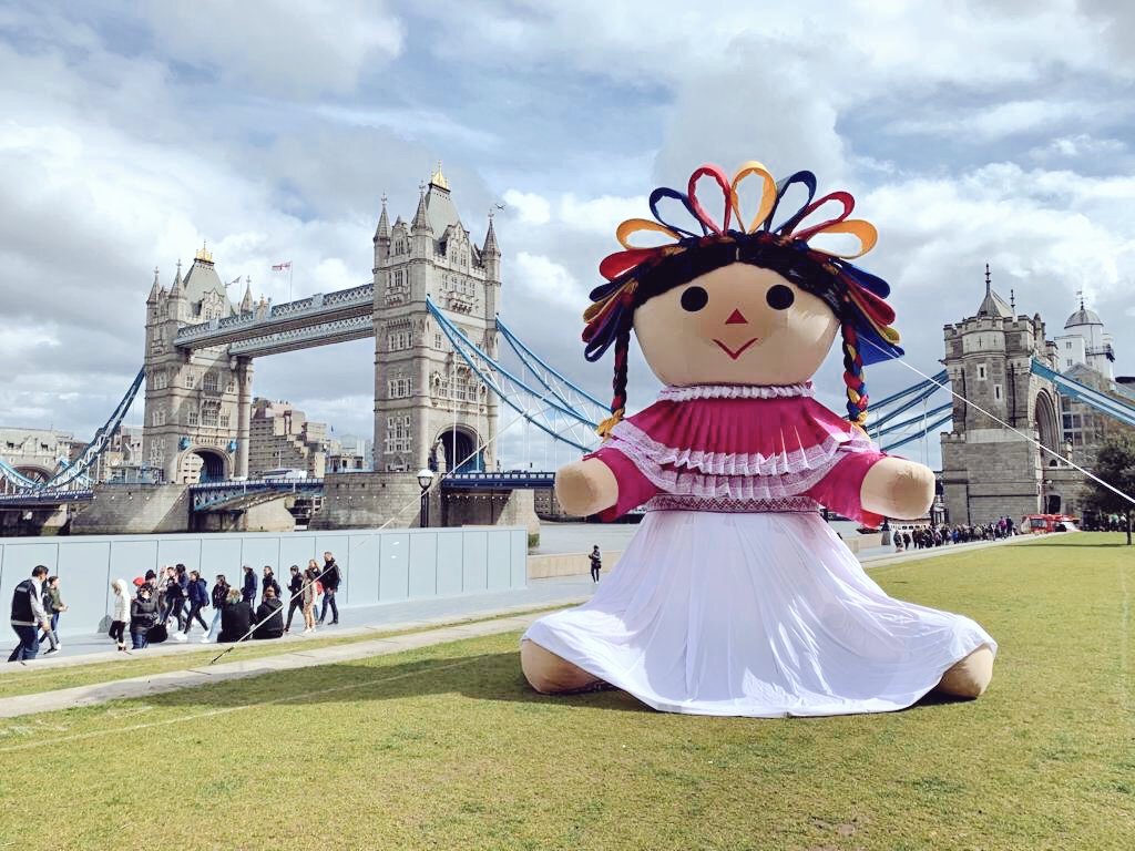 Lele ya está en #Londres poniendo en alto el nombre de #QroOrgulloDeMx. ¿Qué te parece? #WhatsQueretaro