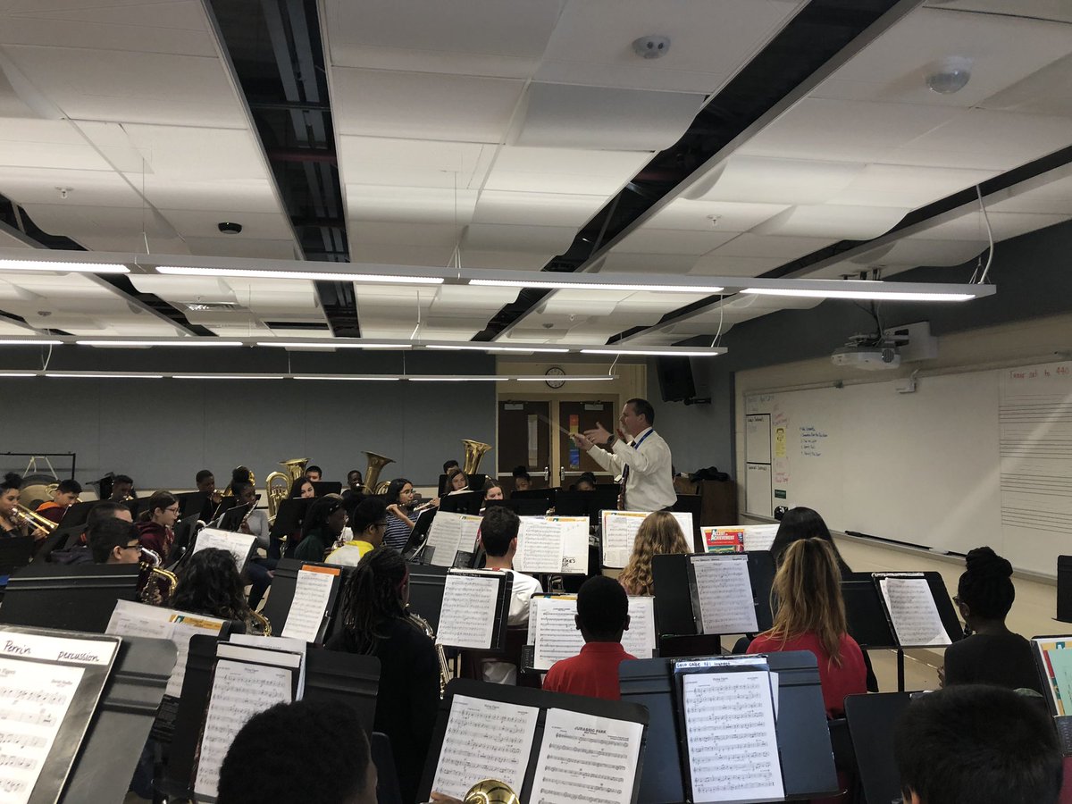 PVMSMusic's tweet photo. Thanks Mr. Robb for conducting symphonic band this morning to help them prepare for tonight’s Music in the Valley showcase! #pvmspride #musicinthevalley @hcpss_pvms https://t.co/Ui173xFXna