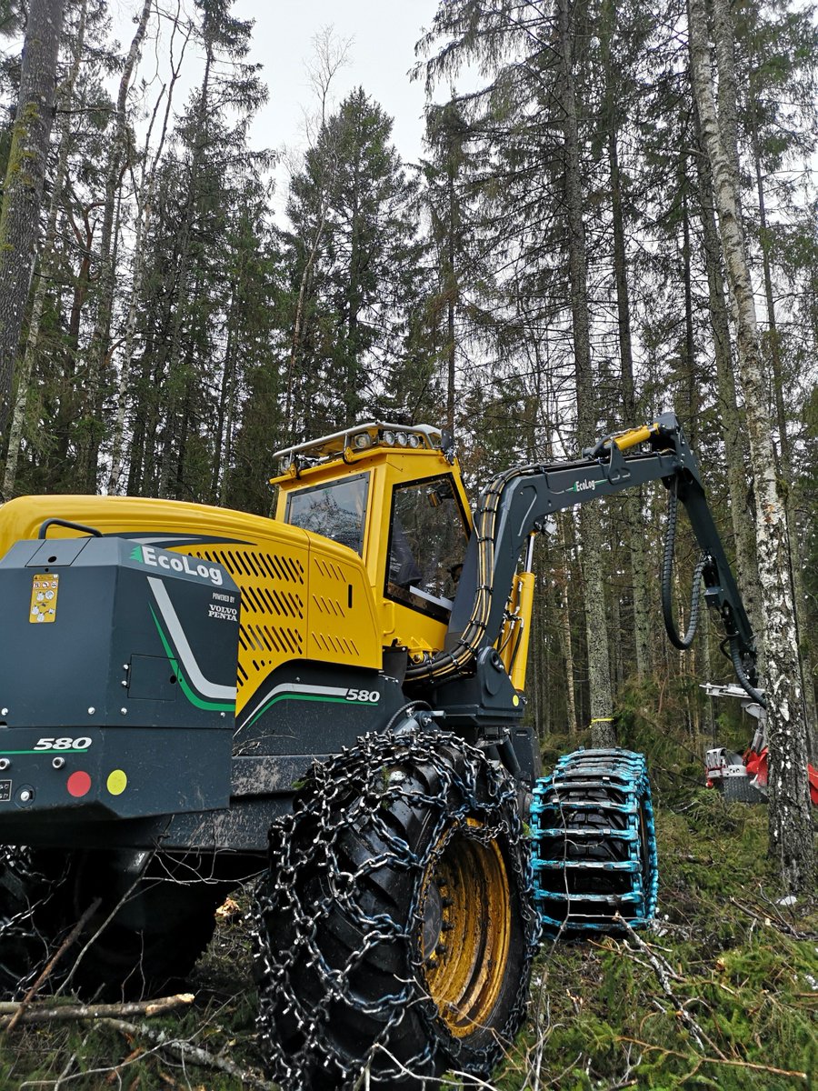 ecologforestry's tweet photo. Delivery of Eco Log harvester 580E with 5000V to Bemasko AB in Nyköping. The driver in the picture is John Pettersson. Instructor Markus Pettersson.
#Pendulumarms #Productivity #Harvester #Forestrymachine #EcoLog https://t.co/myWbOs71f5