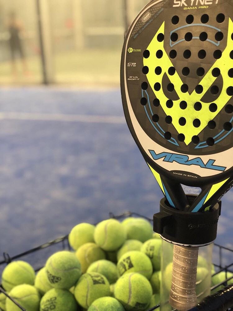 VIRALPADEL's tweet image. ¿Ya entrenasteis para los partidos del fin de semana? 😏🎾💪 #SkynetPro