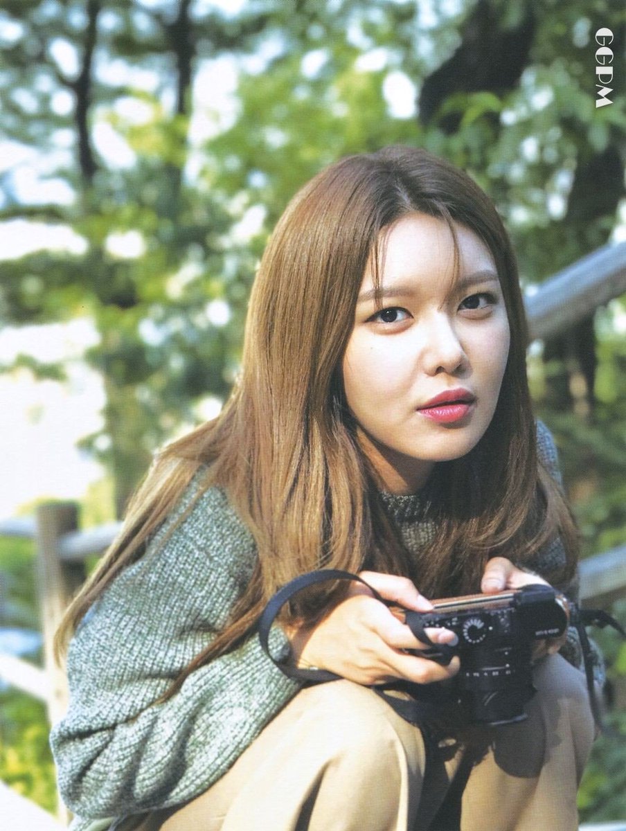 sooyoung will be photographer in the second life..📸