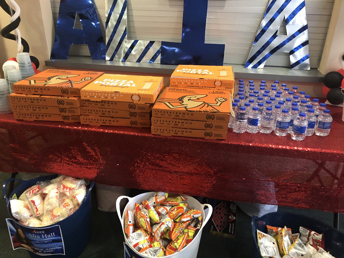 LaSonyaHall12's tweet photo. Grab some lunch on the way to class! Alia L. Hall for THEE 80th Miss JSU!
#JSUNeedsALIA
#GetReady4ALIA
#ReignSupreme2019
#KeepItCleanEC2019
#Jackson_RYS
#10InheritedGrace https://t.co/YZJA38e0wI